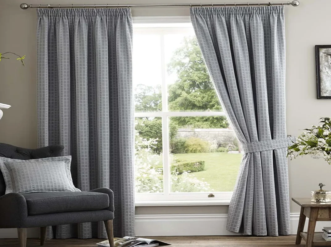Get Our Expert Curtain Customization Installation In The UAE
